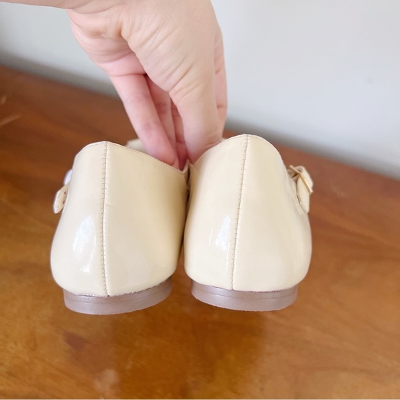BAIT Footwear • t-strap ballet flats round toe cream ivory patent vegan retro - Picture 5 of 11